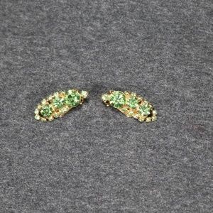 vintage costume jewelry gold tone green rhinestone clip on Earrings